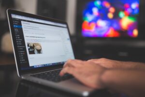 WordPress-Dashboard auf dem Laptop
