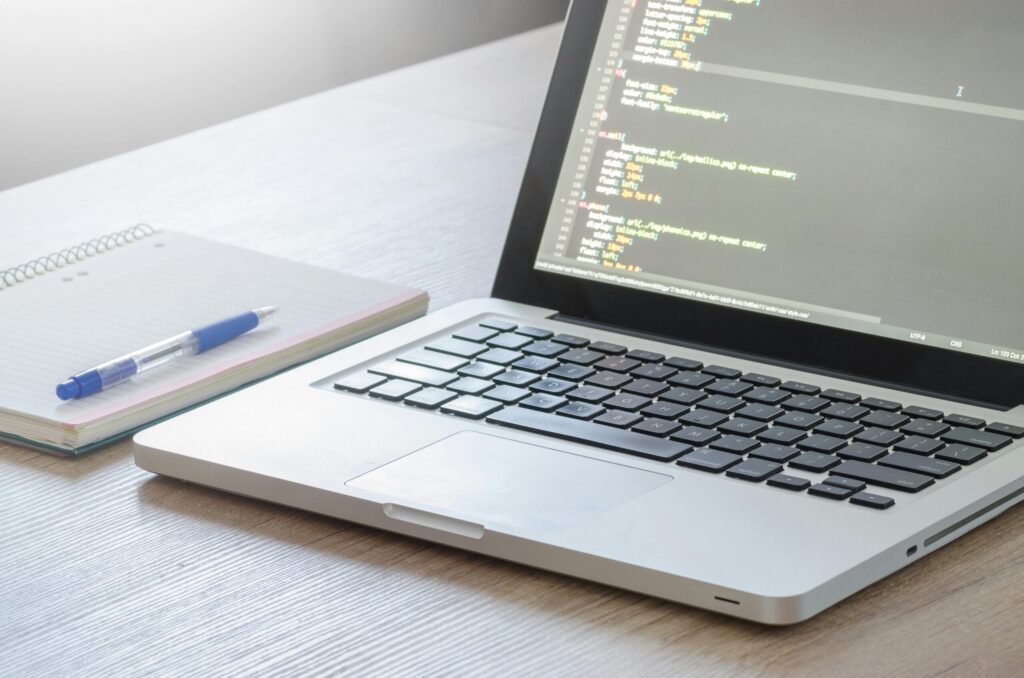 Webdesign - moderner Website-Entwurf am Laptop